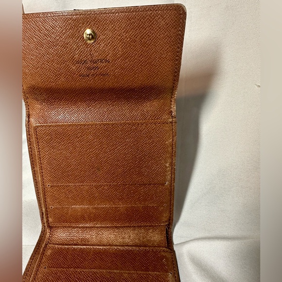 LV Monogram Wallet Excellent Condition Authentic - Picture 10 of 10